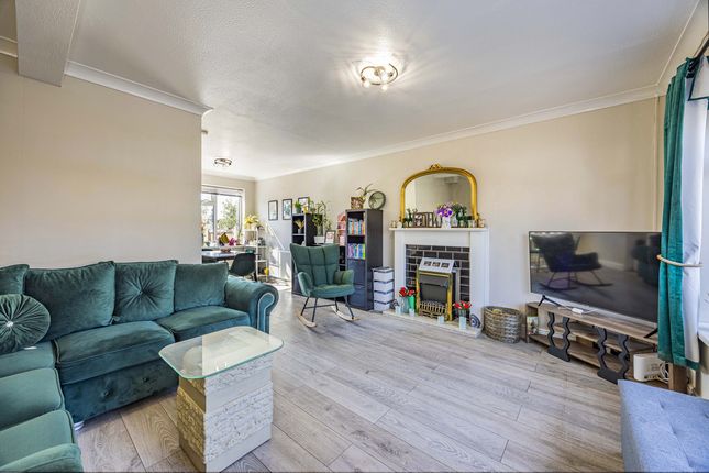 12, Blue Bell Close, Underwood photo 2