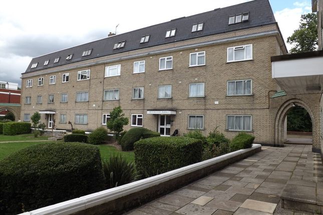 Flat for sale in Orchard Court, Stonegrove, Edgware