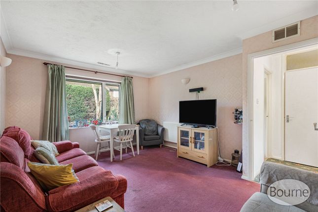 14, Watermead, Woking photo 2