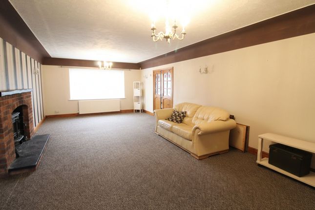 Maison De Reves Village Road, Mold photo 3
