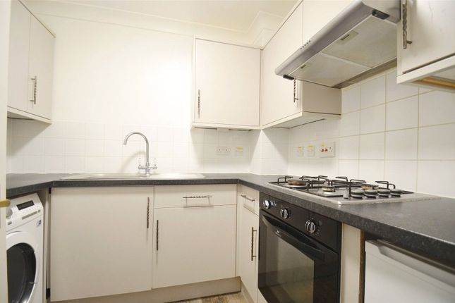 Flat to rent in Worcester Road, Sutton