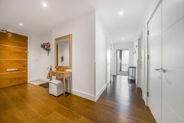 Flat 107 Merlin Court, 31 Tizzard Grove, London photo 3