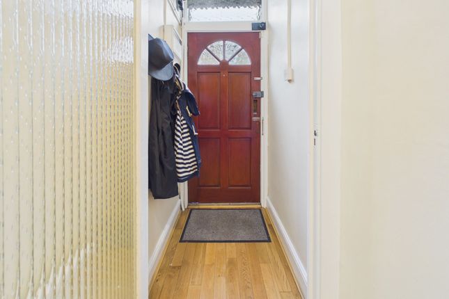 106 Queen Street, Barry photo 3
