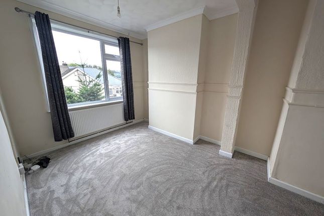 20, Brynmynach Avenue, Ystrad Mynach photo 3