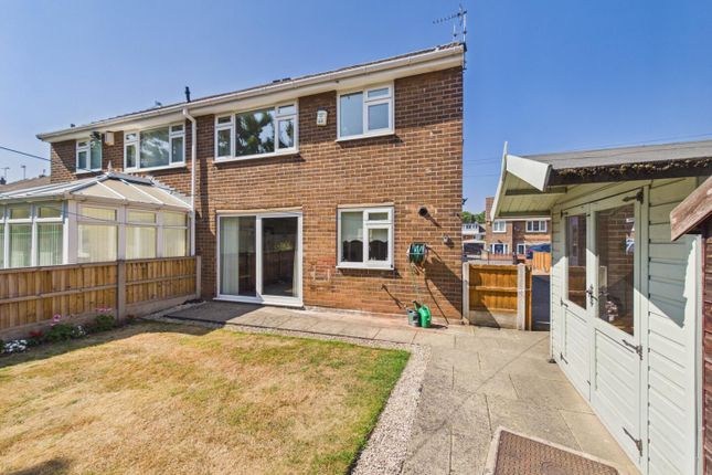 37, Cleveland Avenue, Knottingley photo 3
