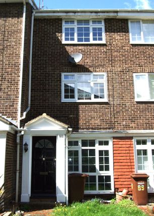 Town house to rent in Wheatcroft Grove, Gillingham
