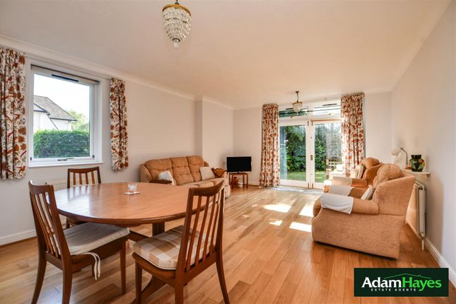 Flat for sale in Sandringham Gardens, North Finchley