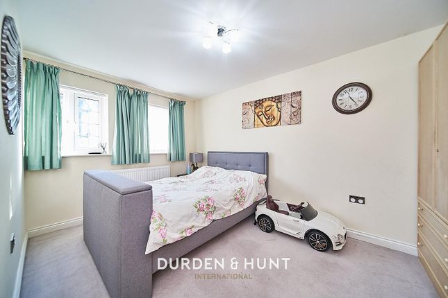 Terraced house to rent in Kingsley Road, Loughton
