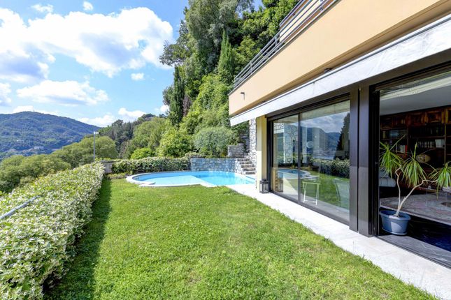 Villa for sale in Lake Como, Lombardy, Italy