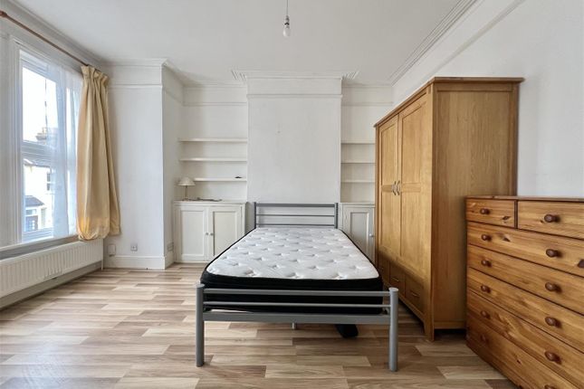 Room 5, 33 Guildford Road, Southend-On-Sea photo 2