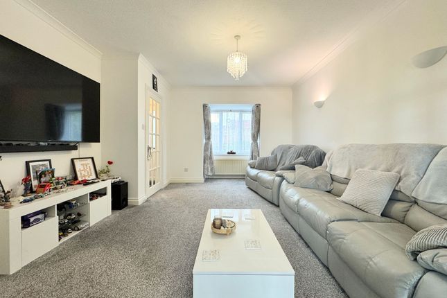 2 Maple Close, St. Columb photo 2