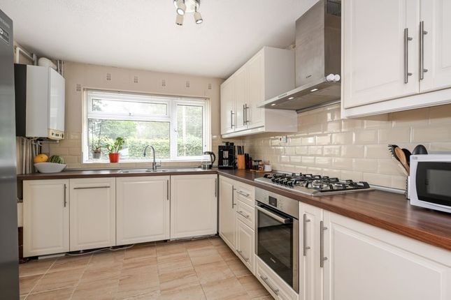 9, Field Common Lane, Walton-On-Thames photo 4