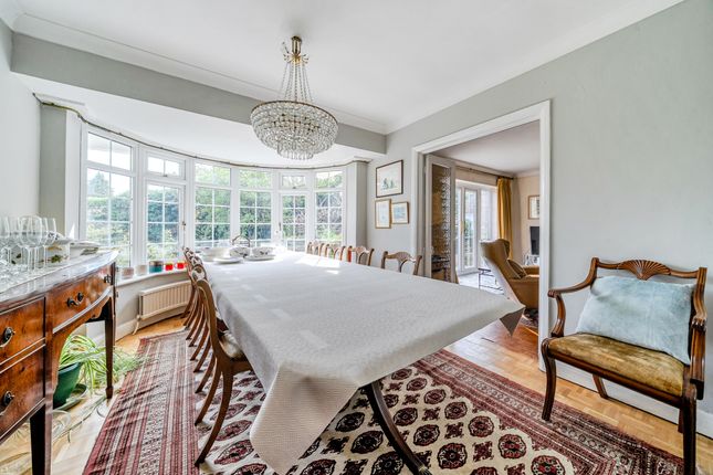 7, Hollycombe, Englefield Green photo 4