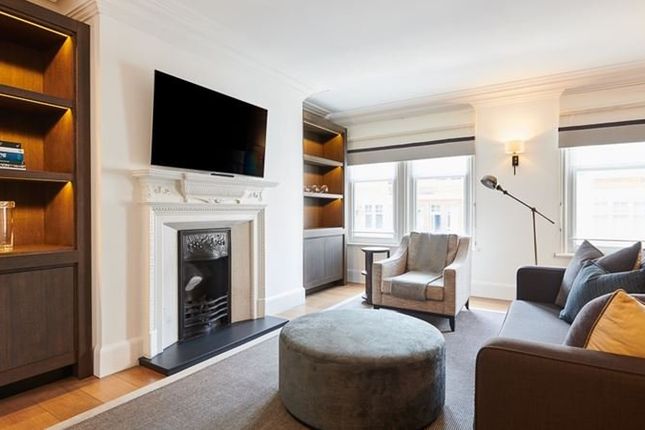 Flat to rent in Duke Street, London