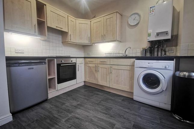 Flat 2 124, Whingate, Leeds photo 2