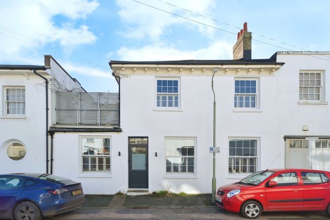 Thumbnail Town house for sale in Eastern Place, Brighton