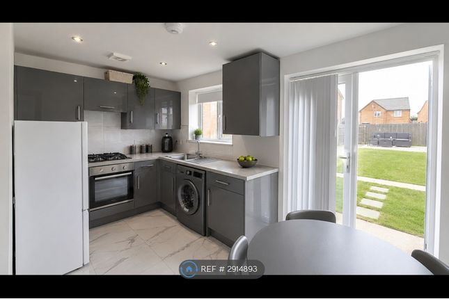 Salisbury Drive, Rochdale photo 5