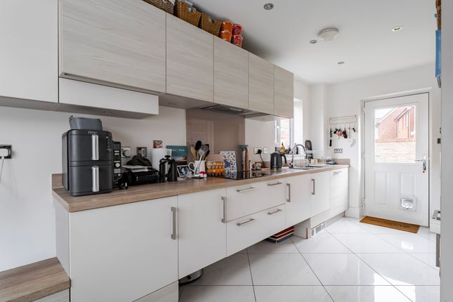 8 Serotine Avenue, Norwich photo 2