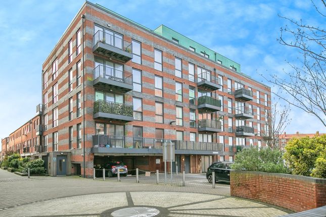 Thumbnail Flat for sale in Barnard Square, Ipswich