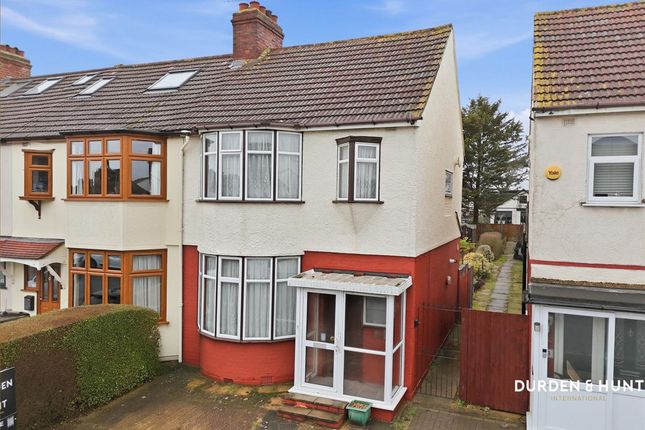 3-bed house on 71 Harwood Avenue, Hornchurch, £460,000