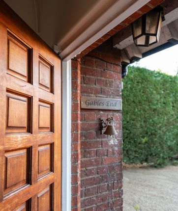 147 Sandcross Lane, Reigate photo 2