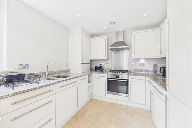 26, Drake House, Ruislip photo 4