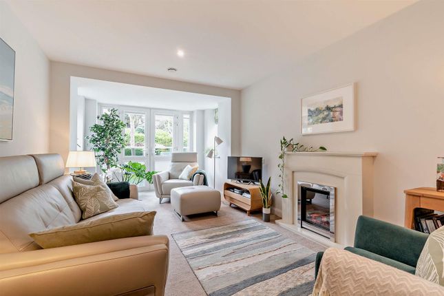 14 Sycamore Court, Filey Road, Scarborough photo 2