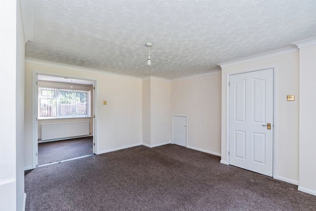 11, Whitebeam Way, Southampton photo 4