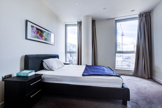 Flat for sale in Biscayne Avenue, London