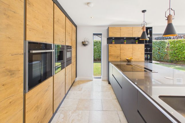 6 The Square, Anlaby House Estate, Anlaby photo 3