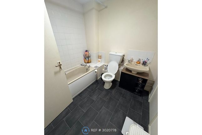 Flat, Woodland Vale Kathleen Road, Southampton photo 4