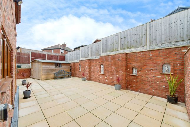 45a, Westbourne Crescent, PONTEFRACT photo 2