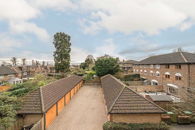 Flat for sale in Adams Close, Berrylands, Surbiton