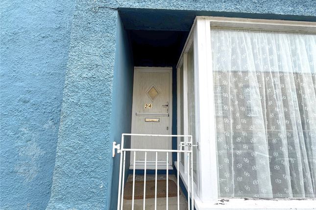 Flat A, 24, Dimond Street, Pembrokeshire photo 3