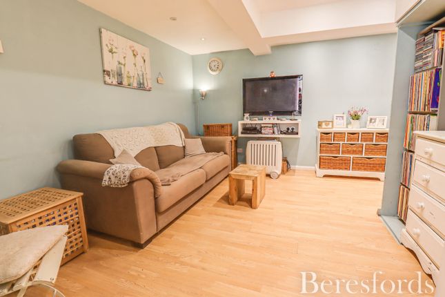 3, Willowdene Court, Brentwood photo 4