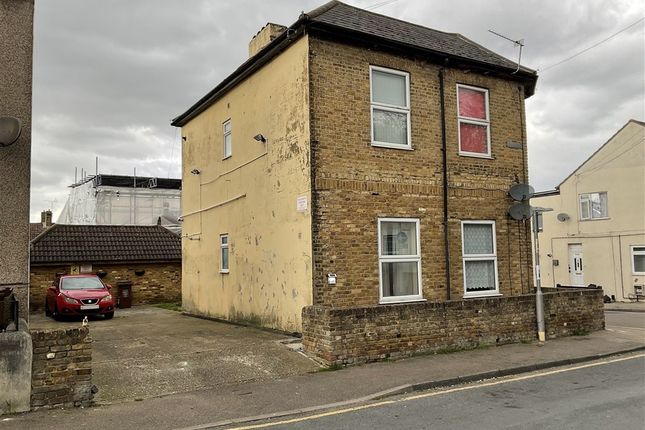 1-bed flat on Victoria Street, Gillingham, £90,000