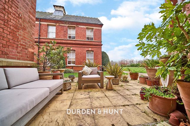 Flat for sale in Sutherland House, Repton Park