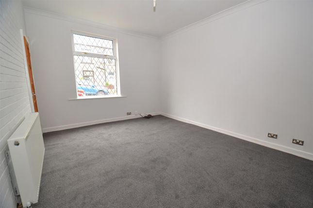 19, Neville Street, Cleckheaton photo 4