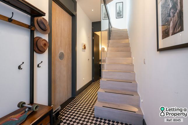 46, Duke Road, London photo 2