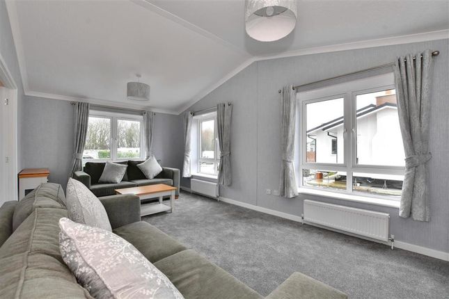 Thumbnail Mobile/park home for sale in Maidstone Road, Paddock Wood, Kent