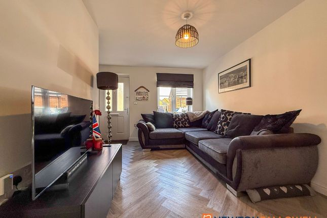 5 Anderby Close, Newark photo 2