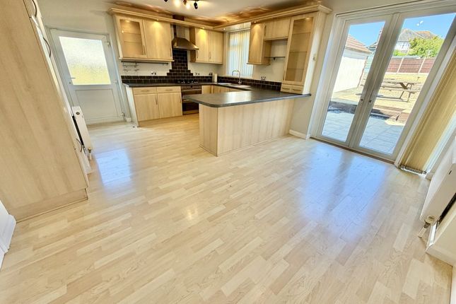 9, Glenthorne Avenue, Yeovil photo 2