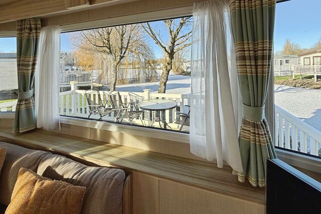 67, mallard Lake, Cirencester photo 3