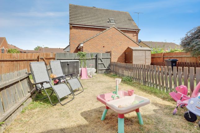 9, Warren Drive, Basildon photo 2