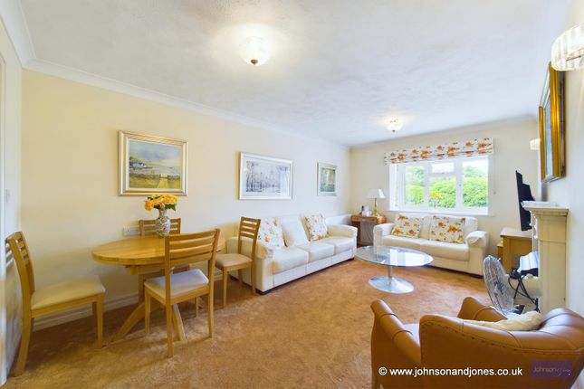 28, Abbey Court, Abbey Road, Chertsey photo 3