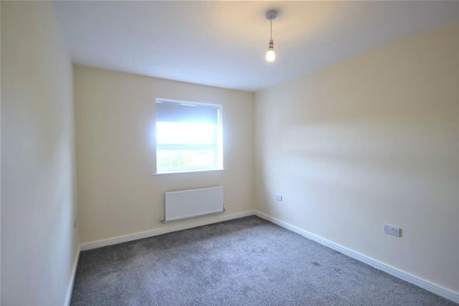 35 Ferridays Fields, Telford photo 3