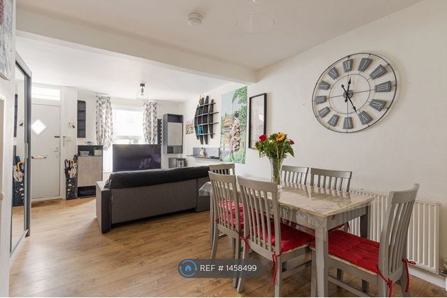 Collingwood Road, London photo 2