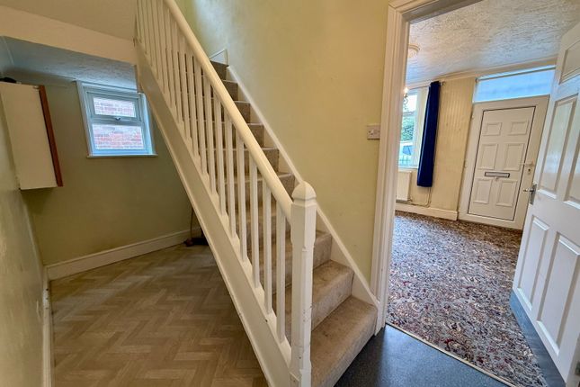 8, Vicarage Road, Swadlincote photo 4