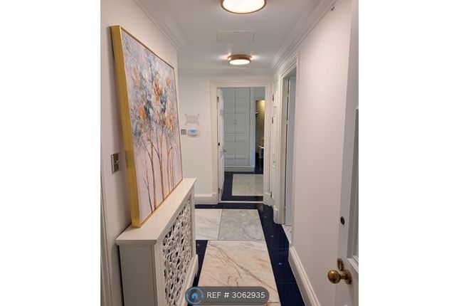 Carlyle Court, Chelsea Harbour, London photo 5