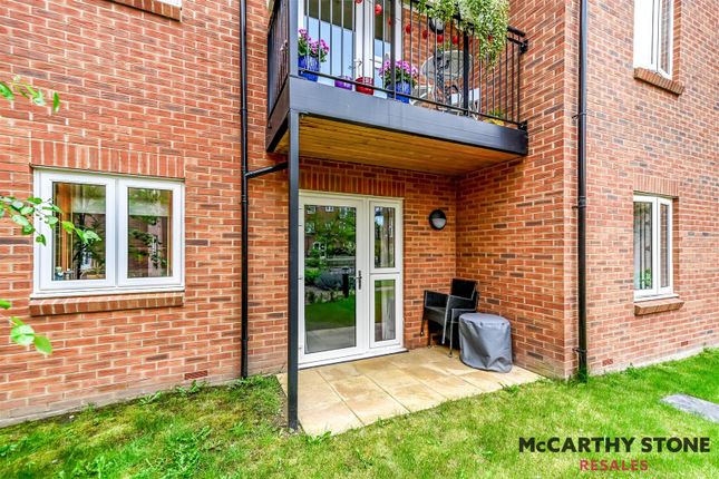 1-bed flat on 3 Oakhill Place, High View, Bedford, £227,500